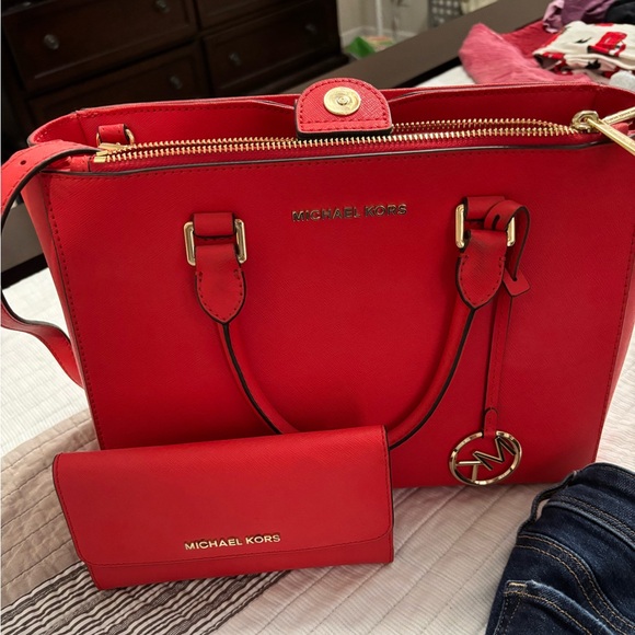 Handbags - Michael Kors purse